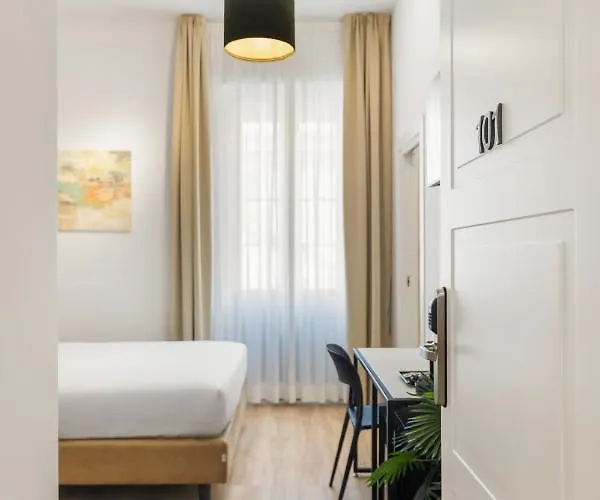 Adelante Piazza Bologna 4*